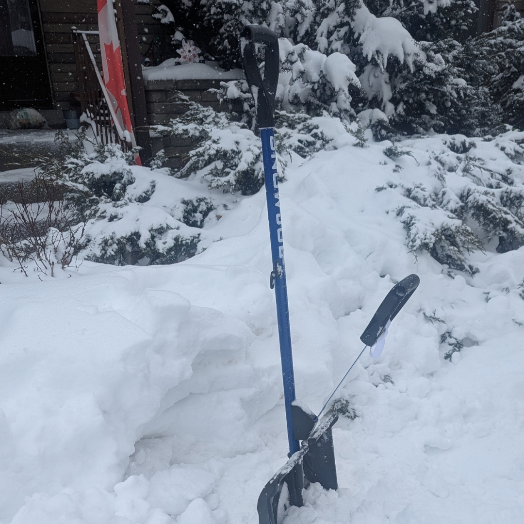 Snow shoveling—you will hear it, like it or not, when cleaning up. But it can be negative if it reminds you that you also have to clean your driveway or something. <br><audio controls src='audio/Snowshowel_01.mp3'></audio>